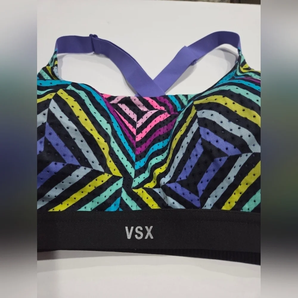 VSX Sport Vibrant Geometric Sports Bra Sz.34D